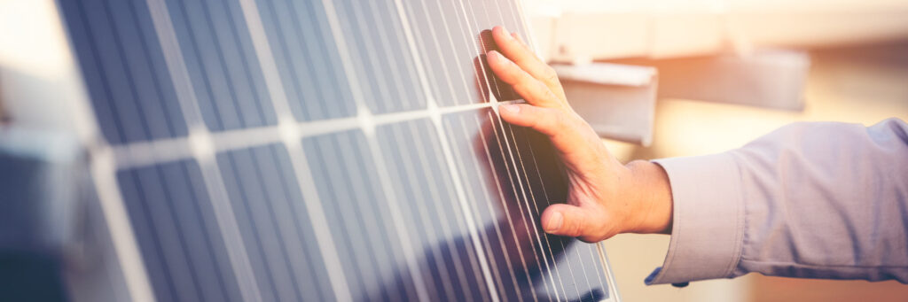 Satsa på solceller och få skattelättnader